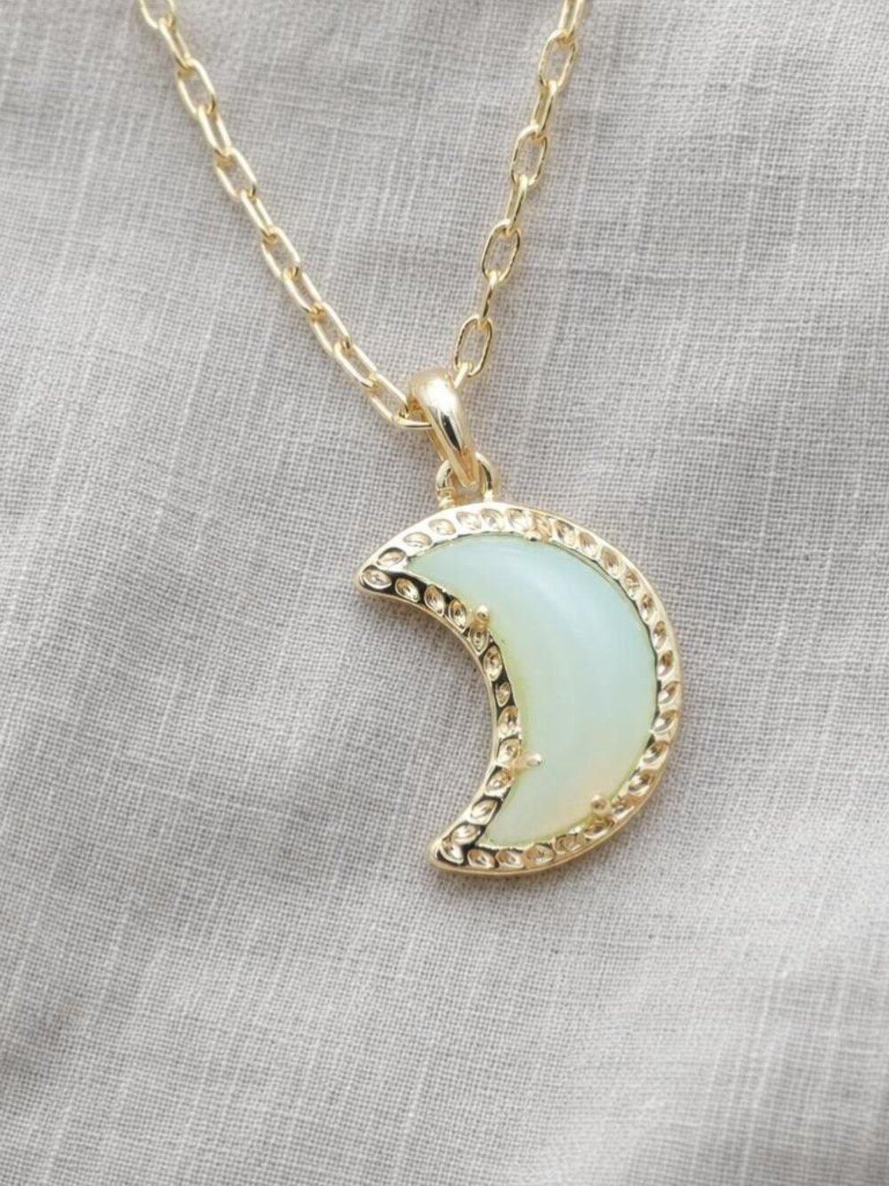 Kendra Scott Moon Gold Necklace & White Opalescent Resin - Picture 2 of 2